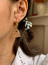 Boucles Cœur en Résine – Paillettes sable doré