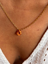 Collier pampille Fleur Résine - Chaîne fine dorée & pendentif minimaliste