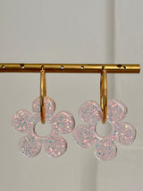 Grandes Boucles Fleurs Classiques en Résine – Paillettes roses holographiques