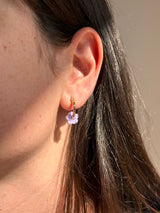 Mini Boucles Fleurs en Résine – Paillettes Lila