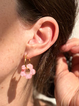 Boucles d'oreilles Moyennes Fleurs en Résine – Rose pâle
