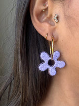 Grandes Boucles d’oreilles Fleur Organique en Résine – Paillettes lila