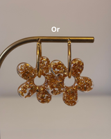 Maxi Boucles d’oreilles fleurs - créoles dorées & pampilles en résine