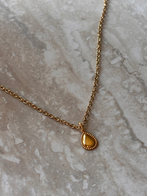 Collier pampille Goutte - Chaîne fine dorée & pendentif minimaliste