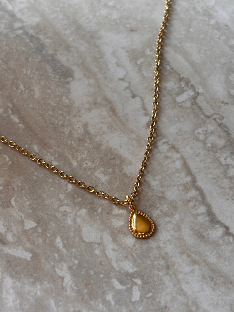 Collier pampille Goutte - Chaîne fine dorée & pendentif minimaliste