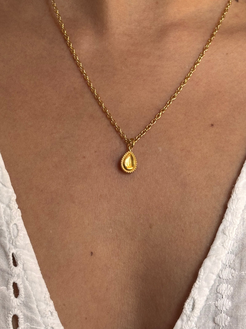 Collier pampille Goutte - Chaîne fine dorée & pendentif minimaliste