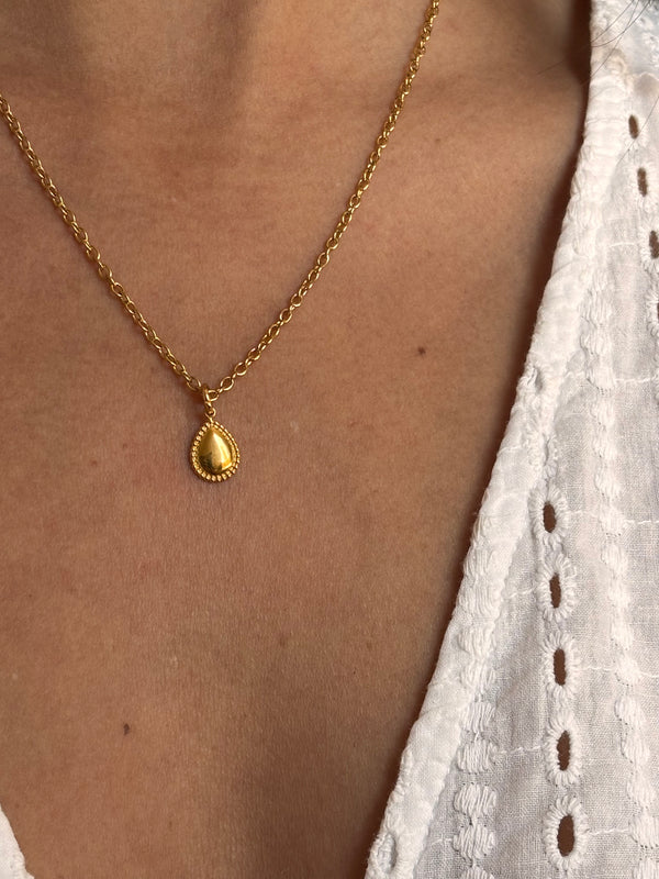 Collier pampille Goutte - Chaîne fine dorée & pendentif minimaliste