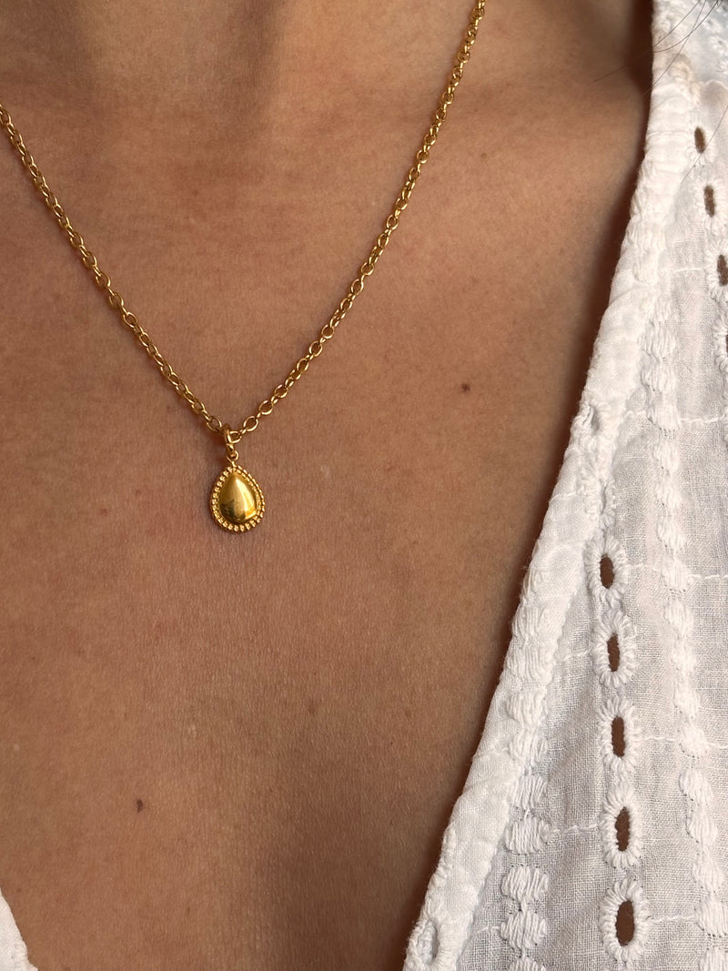 Collier pampille Goutte - Chaîne fine dorée & pendentif minimaliste
