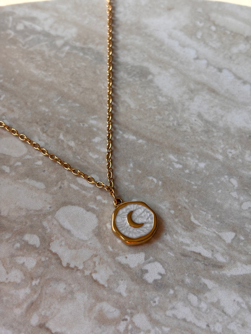 Collier pampille Lune - Chaîne fine dorée & pendentif minimaliste