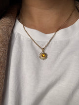 Collier pampille Soleil - Chaîne fine dorée & pendentif minimaliste