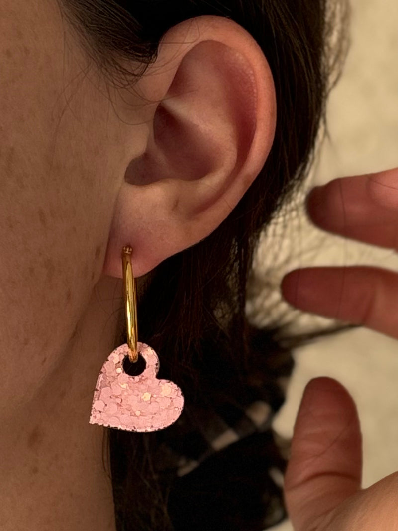 Boucles d'oreilles Cœur en Résine – Paillettes rose pâle