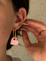 Boucles d'oreilles Cœur en Résine – Paillettes rose pâle