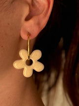 Grandes Boucles d’oreilles Fleur Organique en Résine – Vanille