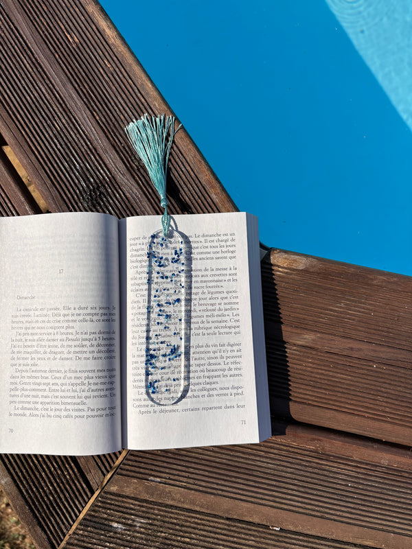 Marque page en Résine – Mélange de bleus & Éclats de Pierre