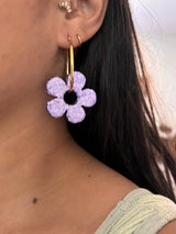 Grandes Boucles d’oreilles Fleur Classique en Résine –  Paillettes lila