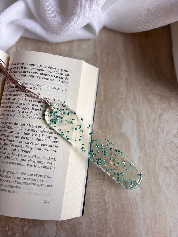 Marque page en Résine – Bleu turquoise & Éclats de Pierre