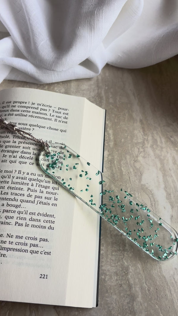 Marque page en Résine – Bleu turquoise & Éclats de Pierre